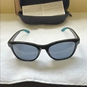 Costa Aleta - 6S9108 Black/Blue Light Brown Sunglasses with Case New Costa | Accessories | Costa Aleta 6s98 Blackblue Light Brown  main image 2